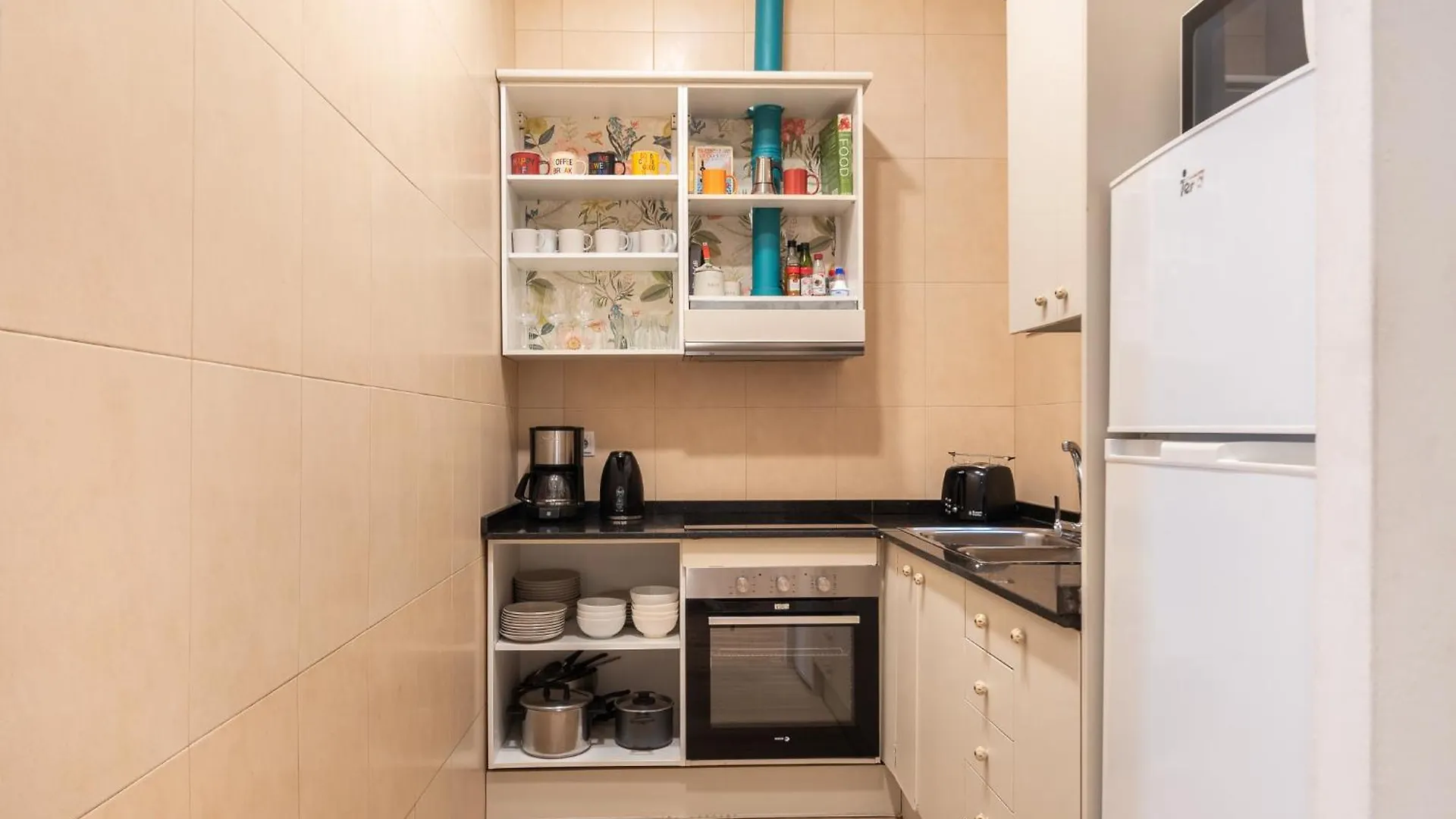 Sunny Central Apartment With A 100M2 City Oasis Barcelona España